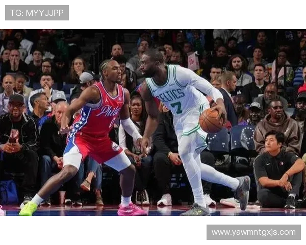 无球与挡拆改变局面，杰伦·布朗比塔图姆更侧重外线