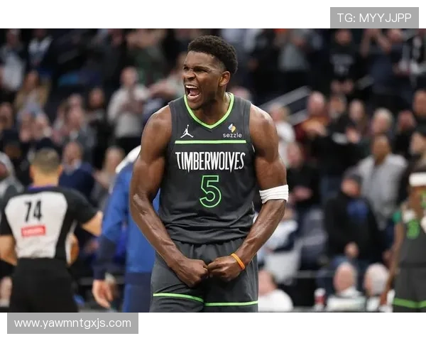 爱德华兹突破效率提升显著，拉开队内得分差距